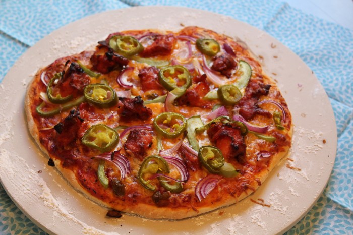 Chilli Chicken Pizza | Indian Fusion Food | The Savorist